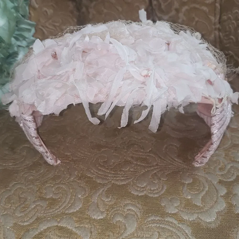 VNTG Elegant 1920's Soft Pink Hat - Picture 10 of 13